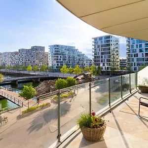  Lejlighed Lys 3 Vaerelses Med 26 M2 Sydvendt Altan
