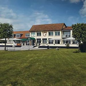 Отель Molskroen Strandhotel